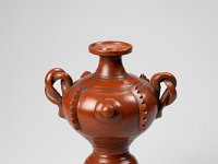 Ame Ker 3  Ame Ker 3, Mexiko, Bundesstaat Jalisco, Guadalajara/Tonalá, Kolonialzeit, 17./18. Jahrhundert, Vase, búcaro, Ton, H 21,7 cm, Dm Bauch ca. 11,5 cm, Dm Mündung 5 cm : Museumsfoto: Claus Cordes, Bestandskatalog Ethnologie